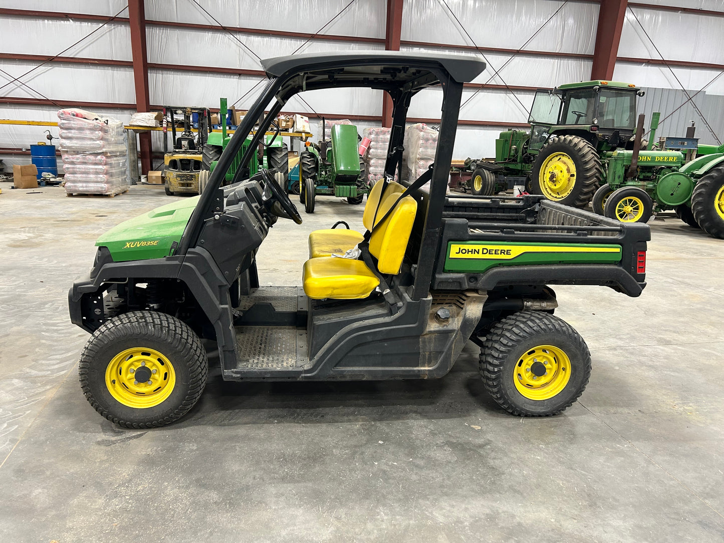 2022 John Deere Gator 835E UTV
