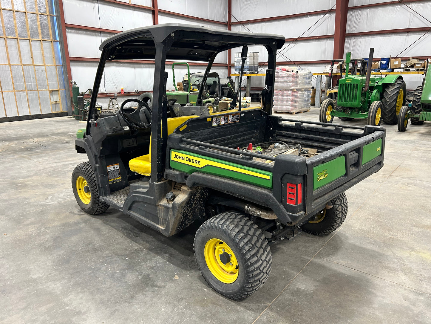 2022 John Deere Gator 835E UTV